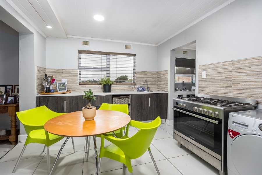 4 Bedroom Property for Sale in Amandelsig Western Cape